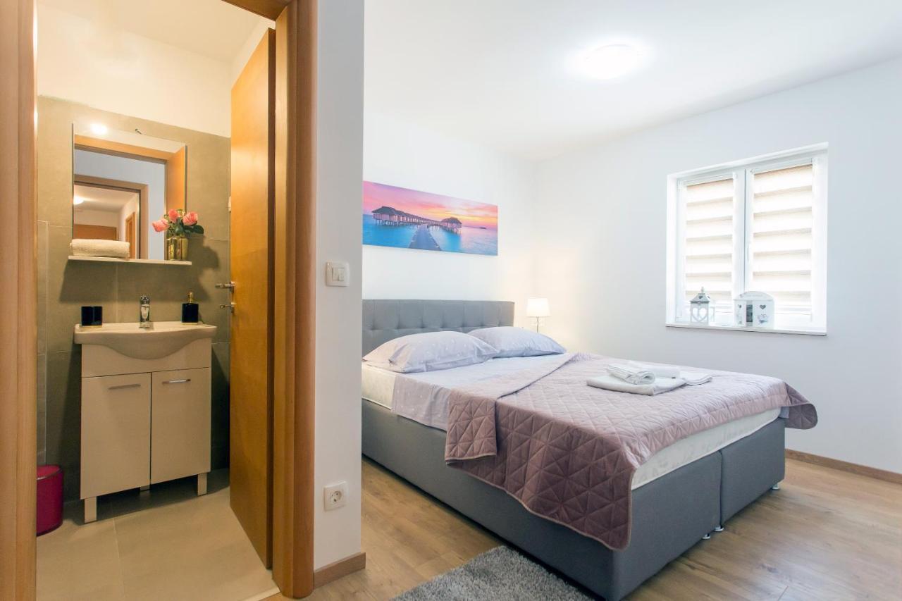 Villa Ivano With Sea&Mountain View Kastel Stari Exterior photo